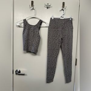 Beyond Yoga Grey Leopard Print Set Longline Bra Leggings Small
